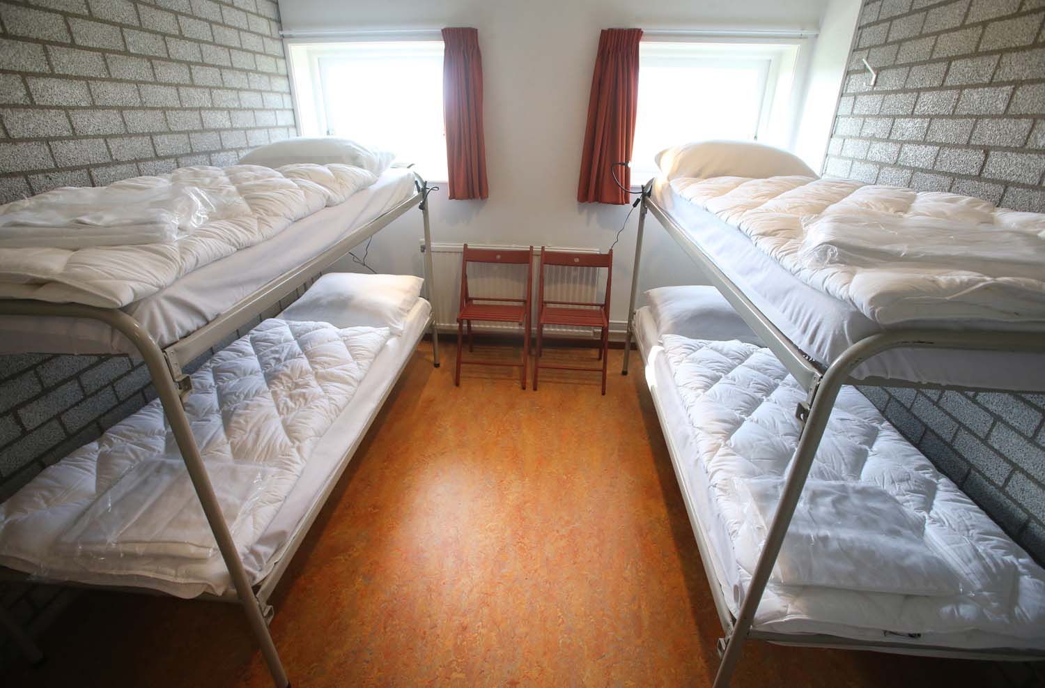 Een van de slaapkamers met twee stapelbedden, ruimte voor vier personen